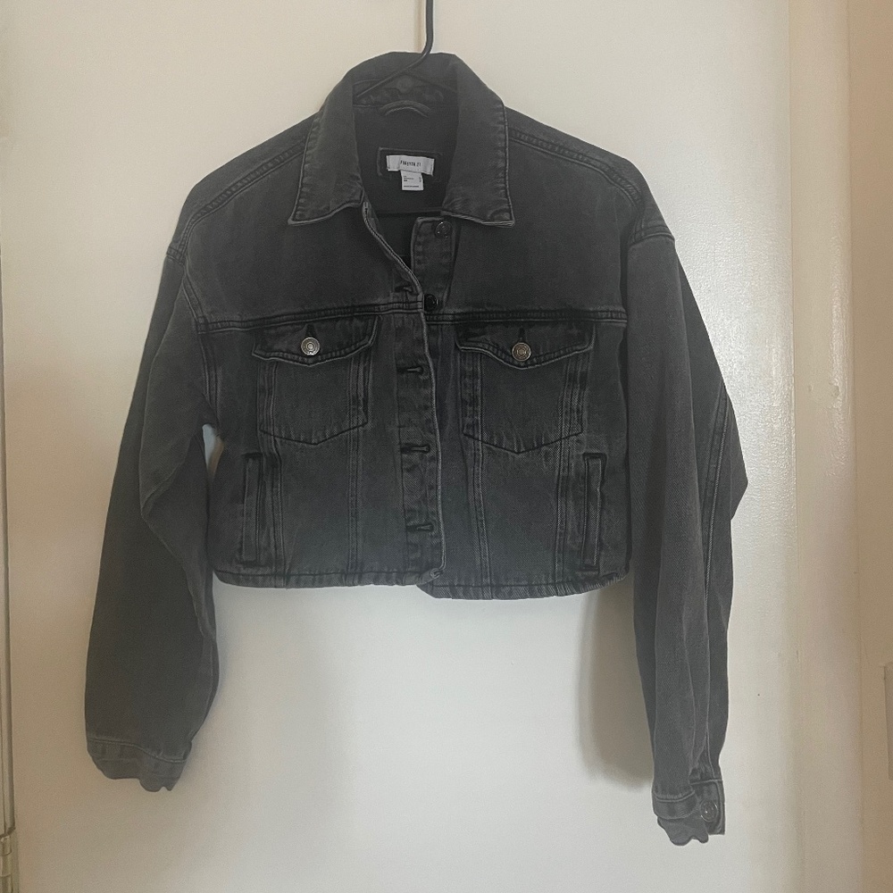 Cropped gray denim jacket